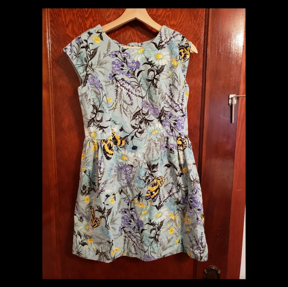 Gap Girls Butterfly dress with pockets
